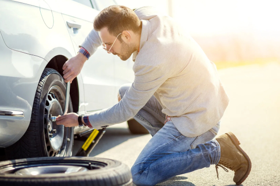 Emergency car tyre service in Dubai